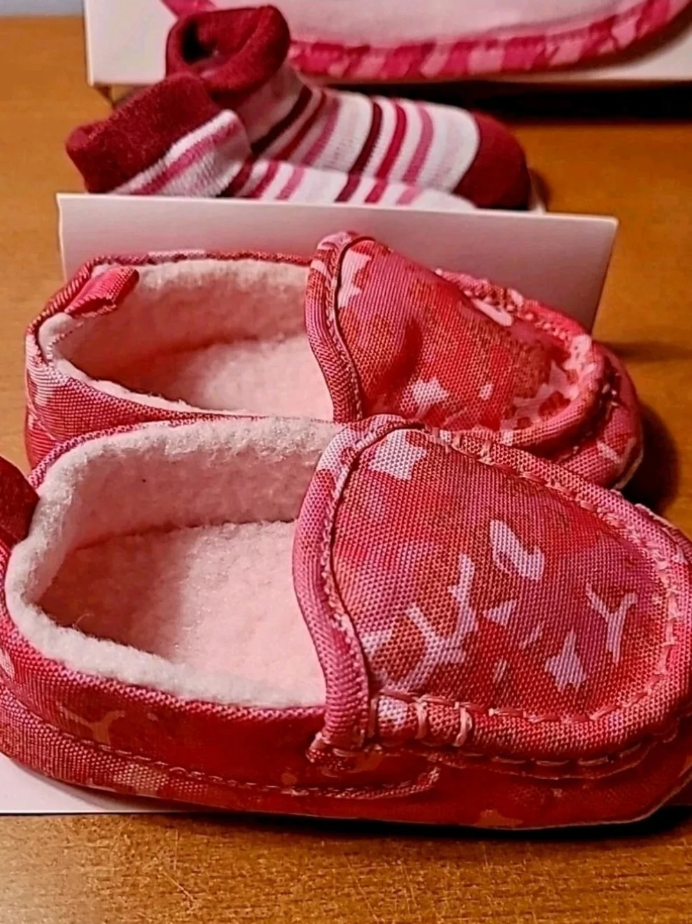 Pink Camo Baby Bib + Slippers & Socks Set By ABG New 6-12 Months